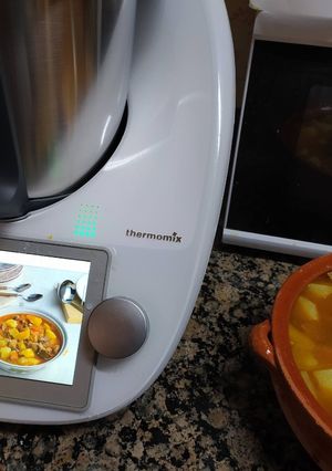 Foto principal de Guiso de patatas con magro en Thermomix