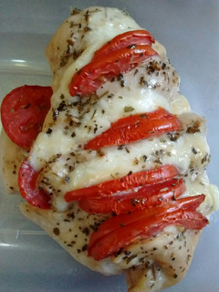 Una foto de Pechuga caprese