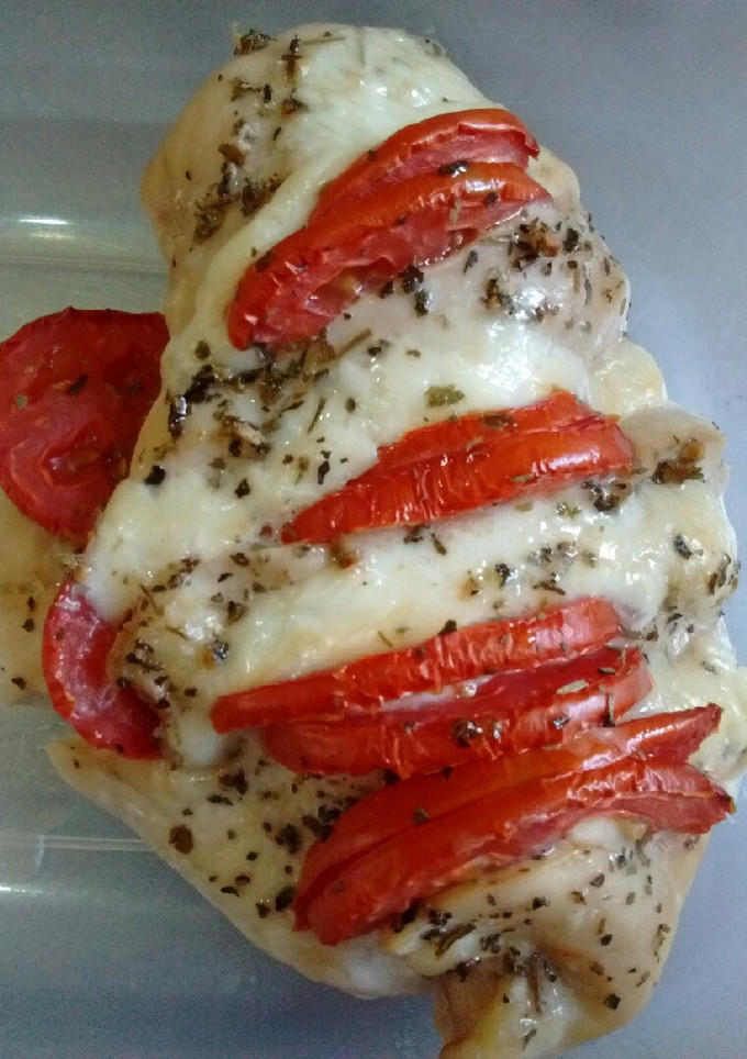 Una foto de Pechuga caprese
