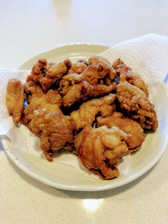 Una foto de Pollo Karaage (Pollo frito estilo Japonés)