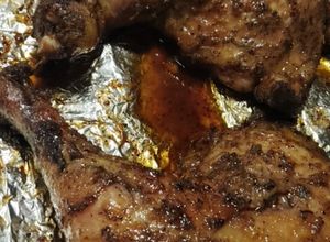 Foto de Pernas de frango assadas com especiarias