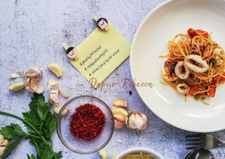 Langkah Langkah Memasak Spaghetti Aglio Olio #phopbylinimohd yang Cepat