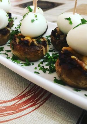 Foto principal de Nidos de champiñones con huevo de codorniz