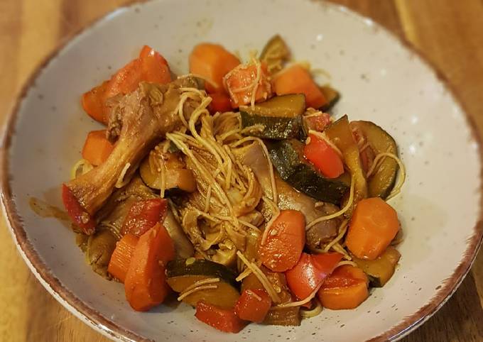 Asia Style Gemüse mit Glasnudeln Rezept von Theaskuechenreisen - Cookpad
