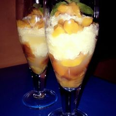 A picture of Spicy apple and mango muesli.