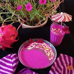 A picture of Dragon fruit Smoothie.