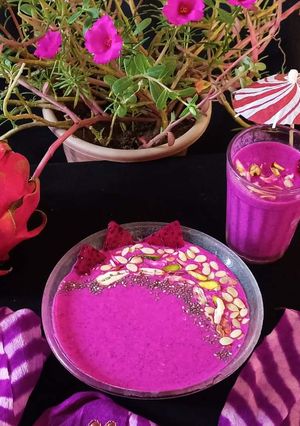 A picture of Dragon fruit Smoothie.