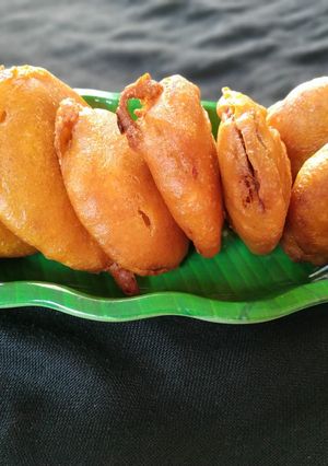 A picture of Onion bhaji.