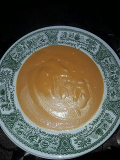 Una foto de Puré de calabaza y patata roja