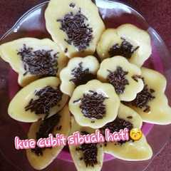 รูปของ Kue cubit si buah hati😋