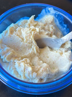 Una foto de Helado vegano de pera y pistacho