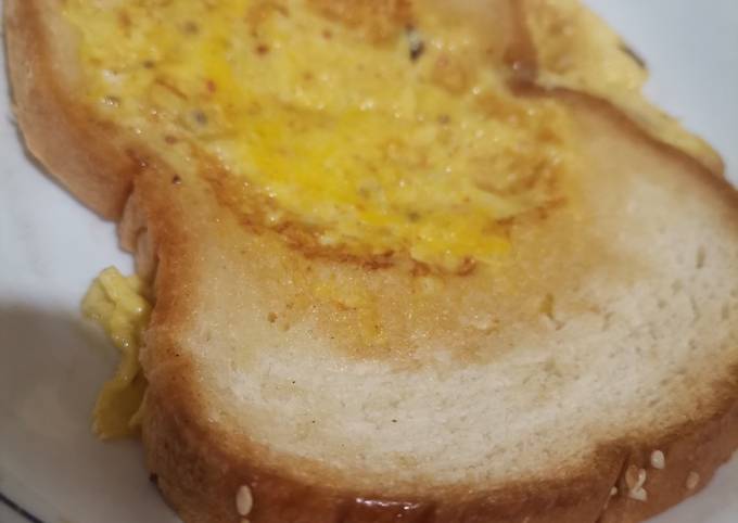 Bread omelette