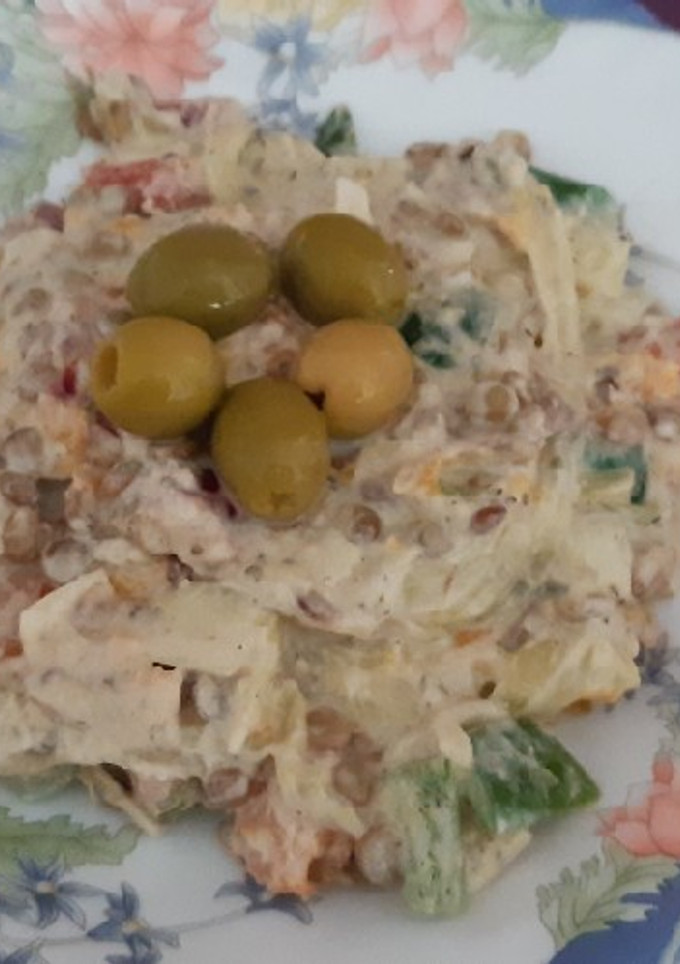 Una foto de Ensalada de lentejas con salsa de yogur