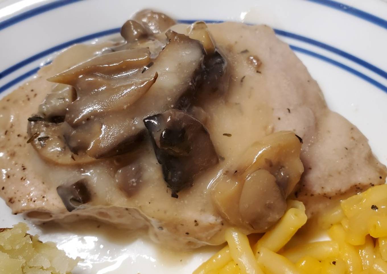 Pork chops with roasted mushrooms