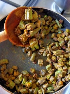 ક્રિસ્પી ભીંડા નું શાક (Crispy Bhinda Shak Recipe In Gujarati) રેસીપી મુખ્ય ફોટો