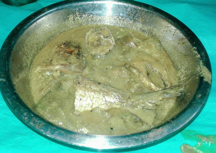 White curry of hilsha