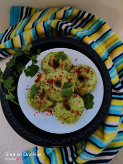ગ્રીન મસાલા ખીચું (Green Masala Khichu Recipe in Gujarati) રેસીપી મુખ્ય ફોટો