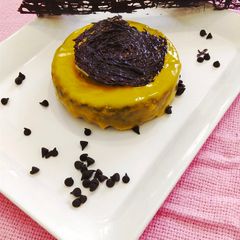 Cookie cake with mango glaze A picture of Cookie cake with mango glaze.