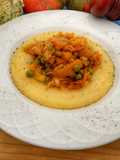 Polenta di mais integrale con ragù di verdure