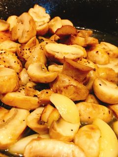 香蒜蘑菇(適合甜白酒小菜) 的食譜成品照片