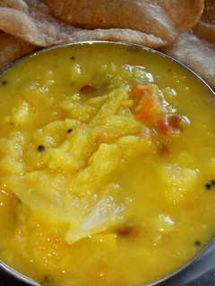 பூரி கிழங்கு\உருளைக்கிழங்கு மசாலா (Urulaikilanku masala recipe in tamil) செய்முறை முக்கிய புகைப்படம்