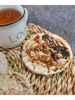 عکسی از دستور رایس کیک کاراملی