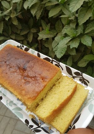 A picture of Vanilla Cake loaf.