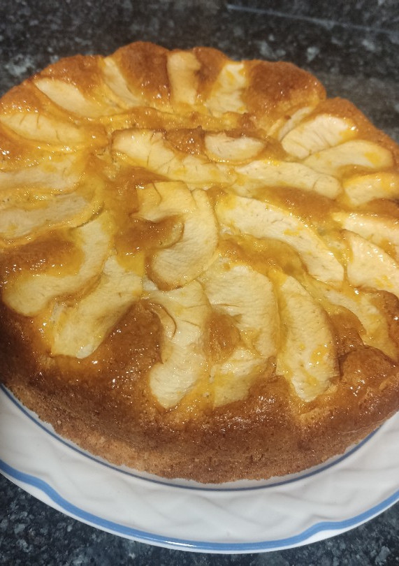 Una foto de Bizcocho de manzana 🍏