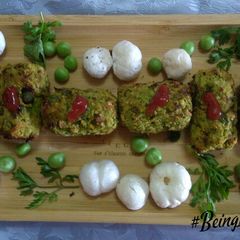 A picture of Baked Makhana-Matar Rolls.