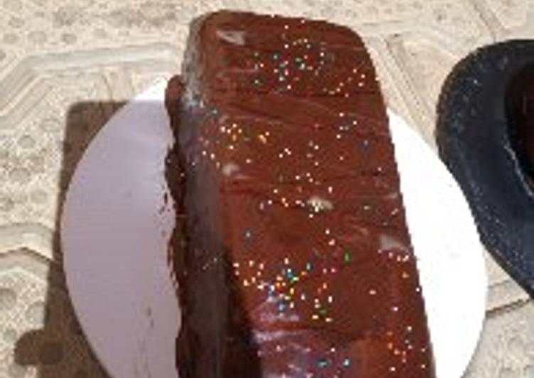 Chocolate cake loaf with chocolate gnache frosting