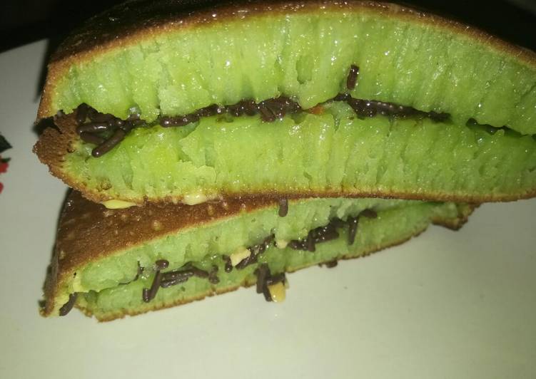 Marbol (Martabak Bolu) Pandan