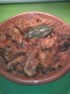 Una foto de Conejo de monte con tomate, frita de conejo