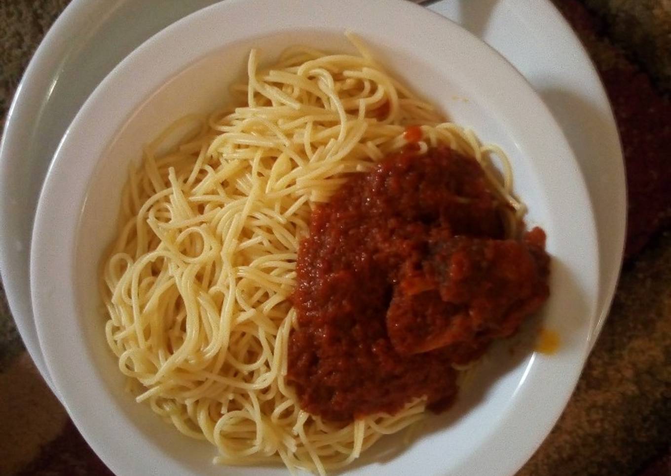 White spaghetti and stew