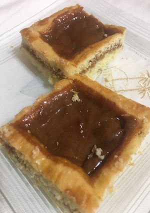 Una foto de Pasta frola rústica de dulce de leche/ membrillo con harina leudante