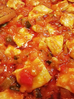Una foto de Pisto de calabacín con pollo