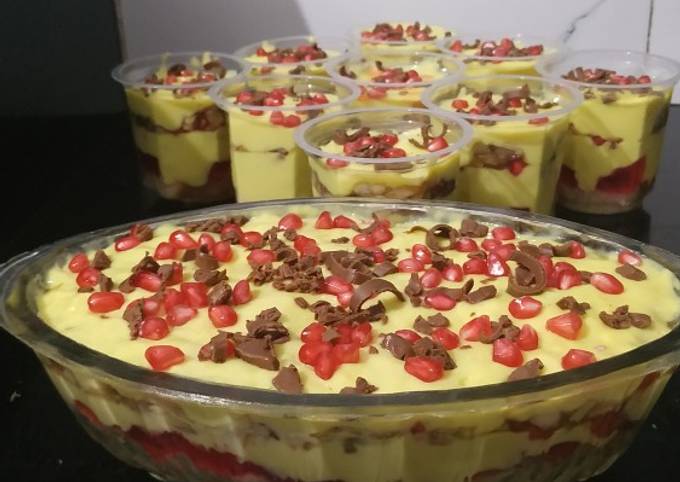 Fruit custard trifle