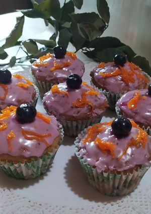 Una foto de Muffins De Zanahoria Y Arándanos / Carrot And Blueberry Muffins