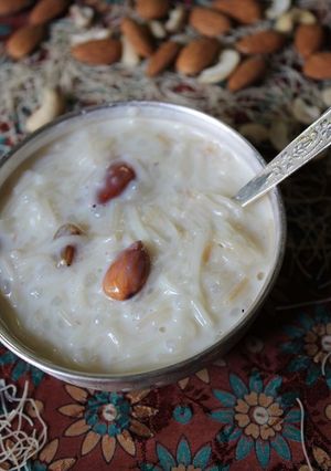 मीठे सेवइयां (meethe seviyan recipe in Hindi) रेसिपी मुख्य फोटो