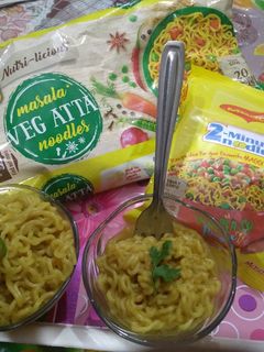 वेजिटेबल मैगी (Vegetable maggi recipe in hindi) रेसिपी मुख्य फोटो