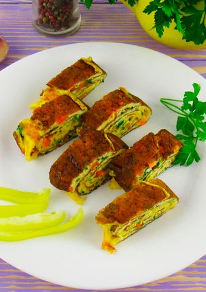Фото Омлет-рулетом - нежный, вкусный и просто тает во рту.