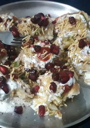 A picture of Stuffed pav chaat.