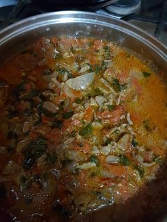Una foto de Bistec a la mexicana con espinacas