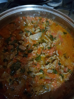 Una foto de Bistec a la mexicana con espinacas