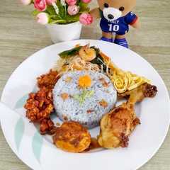 รูปของ Nasi Uduk/Nasi Lemak Bunga Telang (Nasi biru)