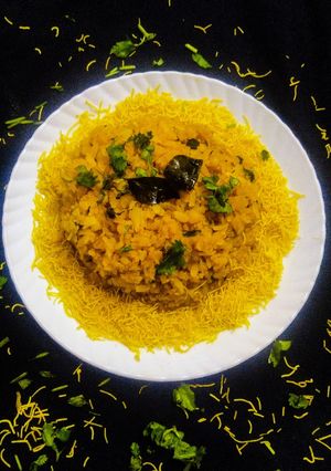 બટાકા પૌંઆ (bataka Pauva recipe in gujarati) રેસીપી મુખ્ય ફોટો
