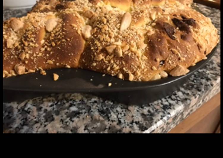 Colomba pasquale al cioccolato fondenete
