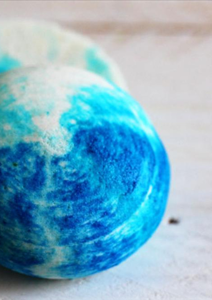 Una foto de Macarons italianos azul mar. Video Tutorial