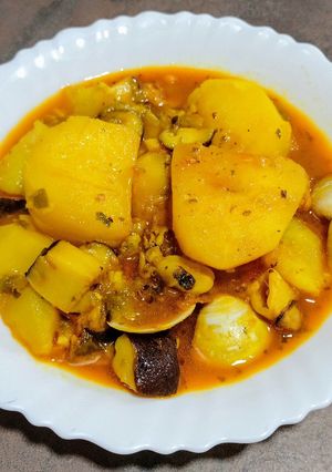 Una foto de Patatas marineras con carabineros y setas shiitake