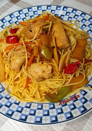 Φωτογραφία της συνταγής Noodles με  λαχανικά και κοτόπουλο💞