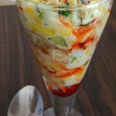 A picture of Yoghurt and Mix Fruits Parfait.